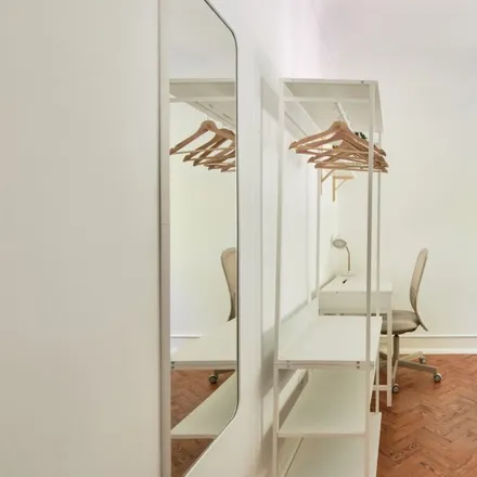 Rent this 6 bed room on Fórum Lisboa - Assembleia Municipal de Lisboa in Avenida de Roma 14-L, 1000-265 Lisbon