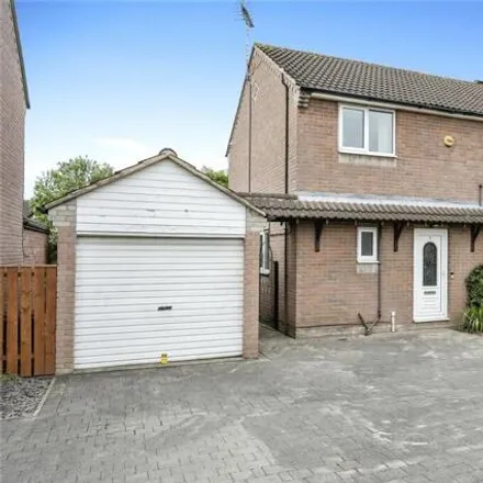 Rent this 4 bed house on St Lukes Close in Hatfield, DN7 4PA