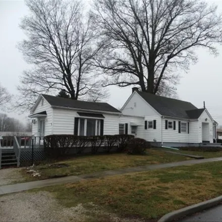 Image 2 - 223 East Montgomery Street, Owensville, Gibson County, IN 47665, USA - House for sale