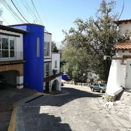 Rent this 3 bed apartment on Avenida Fuente de las Águilas 40 in Colonia Lomas Hipódromo, 53950 Ciudad Satélite