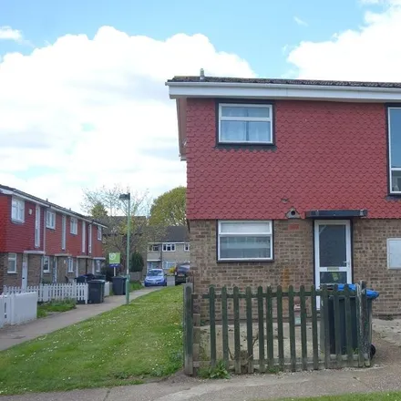 Rent this 4 bed house on The Retreat in London, KT5 8RN