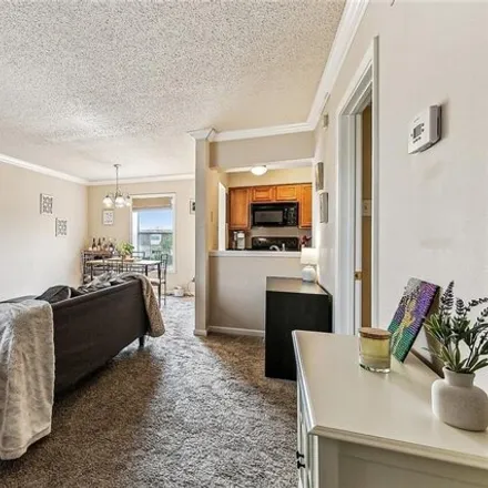 Image 4 - 2511 Metairie Lawn Drive, Metairie, LA 70002, USA - Condo for sale