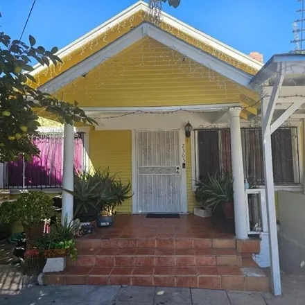 Image 3 - 2301 West 2nd Street, Los Angeles, CA 90057, USA - House for sale
