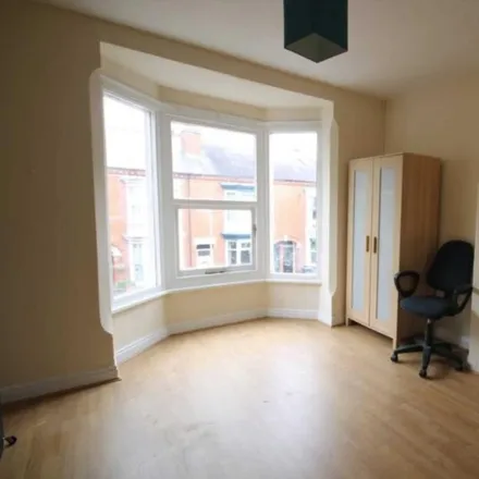 Image 4 - Harrow Road, Leicester, LE3 0JZ, United Kingdom - Townhouse for rent