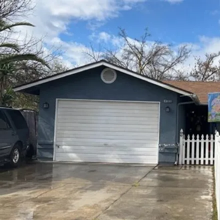 Buy this 3 bed house on 13401 Amigo Avenue in Parlier, Fresno County