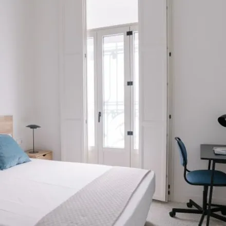 Rent this 4 bed room on Carrer de l'Arquitecte Alfaro in 31, 46011 Valencia