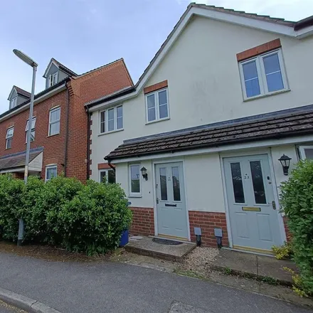 Rent this 3 bed townhouse on Foxglove Road in Middle Rasen, LN8 3NX