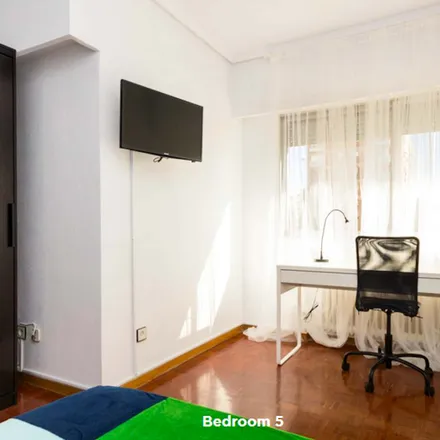 Rent this 1 bed room on Calle Beatriz de Bobadilla in 9, 28040 Madrid