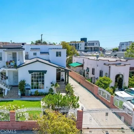 Image 2 - South Bronson Avenue, Los Angeles, CA 90018, USA - House for sale