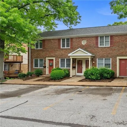 Buy this 1 bed condo on 1726 Canary Cove in Brentwood, Saint Louis County