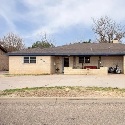 Buy this 4 bed house on 306 Phillips Drive in Dumas, TX 79029
