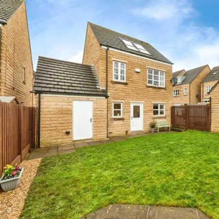 Buy this 4 bed townhouse on Chantry Orchards in Dodworth, S75 3HX