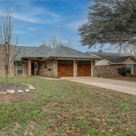 Image 2 - 195 Shady Oaks Drive, Burleson, TX 76028, USA - House for rent