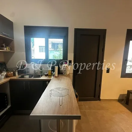 Rent this 1 bed apartment on Δημοτικός Θερινός Κινηματογράφος «Αιολία» in Πλατεία Διακοσίων Ηρώων, Municipality of Kaisariani