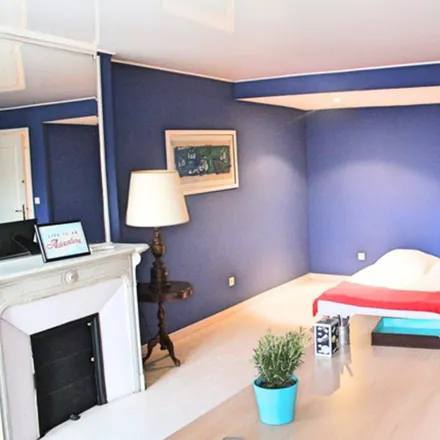 Rent this 1 bed apartment on 22 Rue montgrand in 13006 Marseille, France