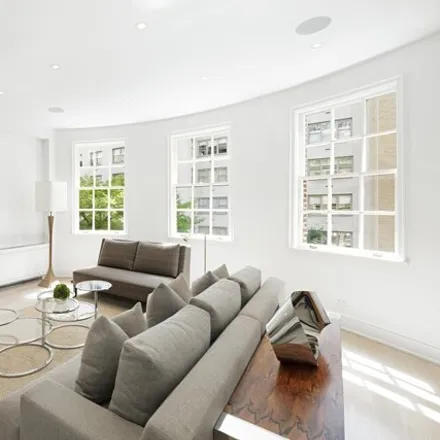 Image 3 - 47 East 67th Street, New York, NY 10065, USA - Townhouse for sale