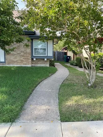 Rent this 3 bed duplex on 1414 East Windsor Drive in Denton, TX 76209