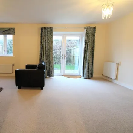 Image 4 - Beluga Close, Peterborough, PE2 8NE, United Kingdom - Duplex for rent