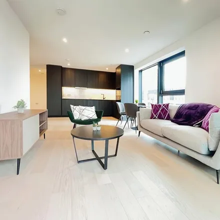 Rent this 2 bed apartment on Heygate Street in London, SE17 1FP