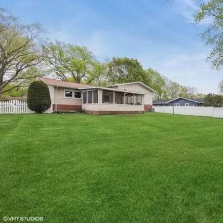 Image 5 - 6864 Meadowcrest Drive, Downers Grove, IL 60516, USA - House for sale