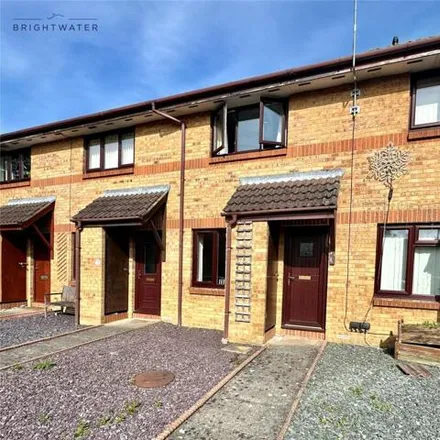 Buy this 2 bed townhouse on Waterloo Way in Ringwood, BH24 1FE