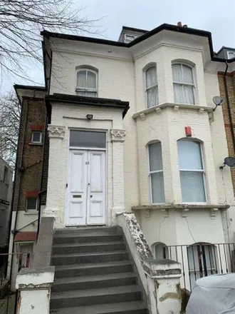 Rent this 3 bed duplex on 63 Cavendish Road in London, NW6 7XL
