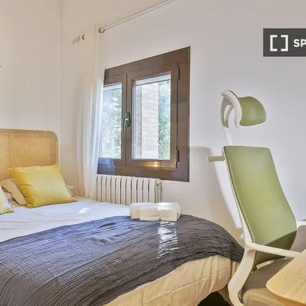 Rent this 3 bed room on Carrer de Pérez Moya in 08193 Cerdanyola del Vallès, Spain