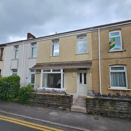 Rent this 3 bed townhouse on Osborne Street in Neath, SA11 1NN