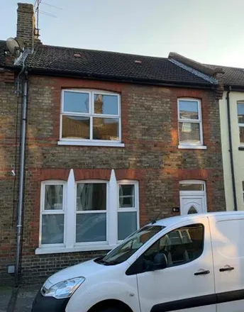 Rent this 3 bed townhouse on Jill K's Hair Studio in 15 St Lukes Avenue, Broadstairs