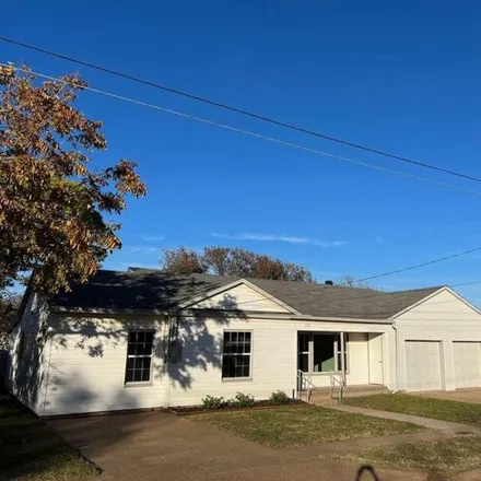 Image 1 - 235 West Mesquite Street, Archer City, Archer County, TX 76351, USA - House for sale