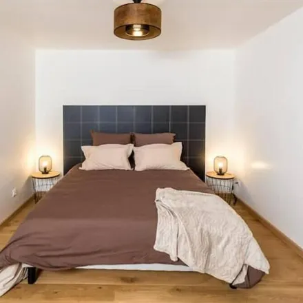 Rent this 2 bed apartment on Saint-Marceau in Rue Saint-Marceau, 45100 Orléans