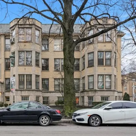 Buy this 2 bed condo on 1062 Washington Boulevard in Oak Park, IL 60302