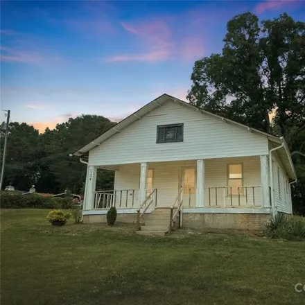 Buy this 3 bed house on 120 Camelot Lane in Rutherford County, NC 28043