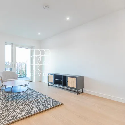 Rent this 2 bed apartment on Distillery Road in London, W6 9SF