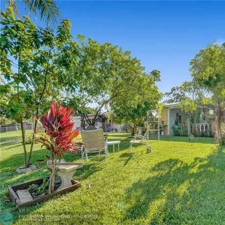 Image 6 - 501 Northwest 99th Way, Pembroke Pines, FL 33024, USA - House for sale