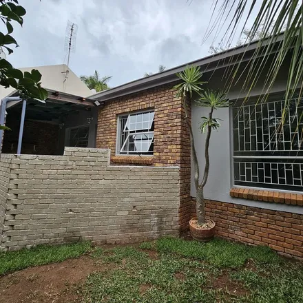 Image 3 - Geelhout Street, Equarand, Newcastle, 2940, South Africa - Townhouse for rent