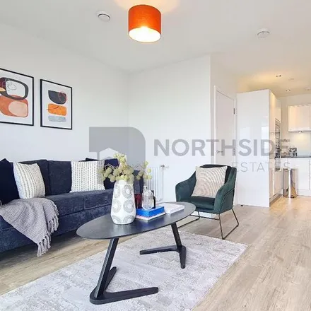 Image 3 - Lakeside Drive, London, NW10 7GN, United Kingdom - Apartment for rent