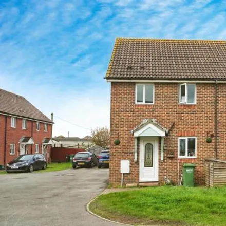 Buy this 3 bed duplex on Gorse Cover Road in Severn Beach, BS35 4NT