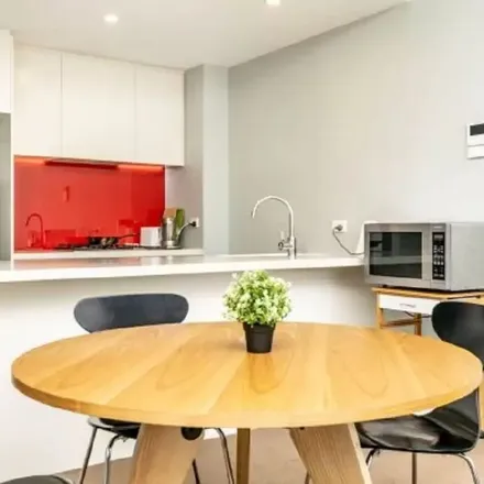 Image 3 - 33 Devonshire Street, Sydney NSW 2067, Australia - Apartment for rent