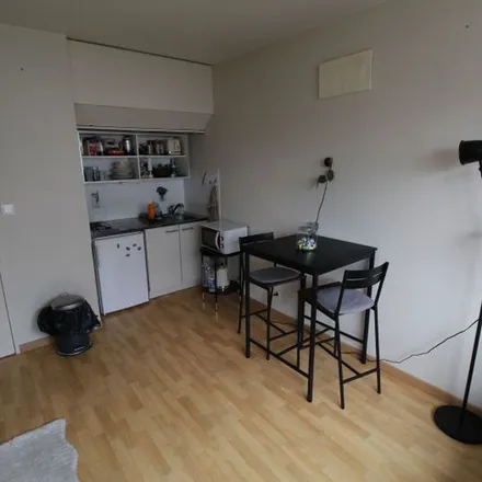 Rent this 1 bed apartment on 11 Rue de la Garenne in 76130 Mont-Saint-Aignan, France
