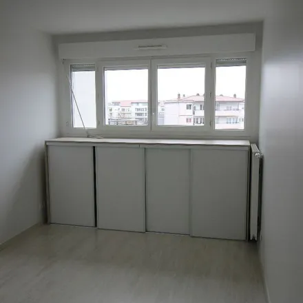 Rent this 3 bed apartment on 3 Place de la grenette in 74800 La Roche-sur-Foron, France