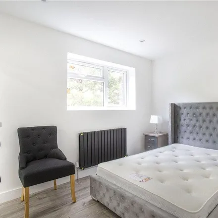 Image 7 - Dove Approach, Tollgate Road, London, E6 5JY, United Kingdom - House for rent