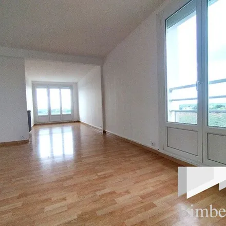 Rent this 4 bed apartment on 2 Place de l'Indien in 45100 Orléans, France