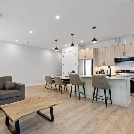 Image 3 - V9P, Canada - Apartment for rent