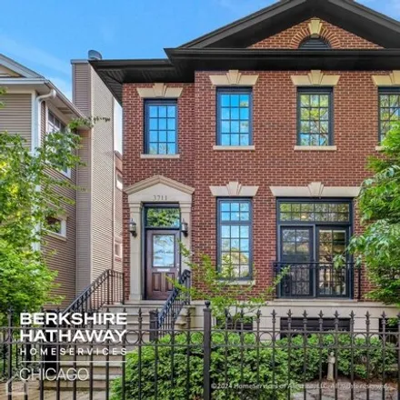 Buy this 6 bed house on 3711 North Marshfield Avenue in Chicago, IL 60613