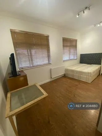 Rent this studio apartment on 306 Seven Sisters Road in London, N4 2AG