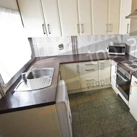 Rent this 5 bed townhouse on 22 Claypole Road in Nottingham, NG7 6AB