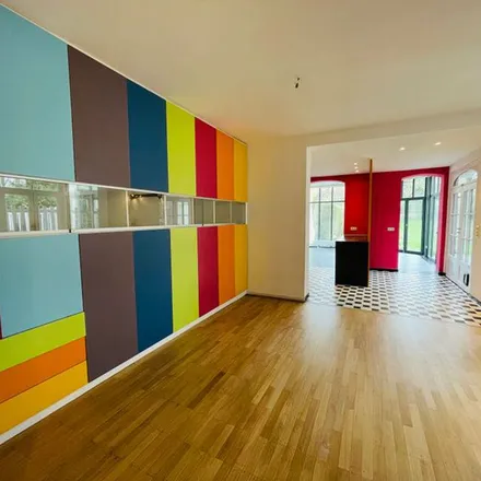 Rent this 3 bed apartment on Avenue des Tilleuls - Lindenlaan 63 in 1180 Uccle - Ukkel, Belgium