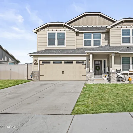 Buy this 4 bed house on West Oak Avenue in Yakima, WA 98908