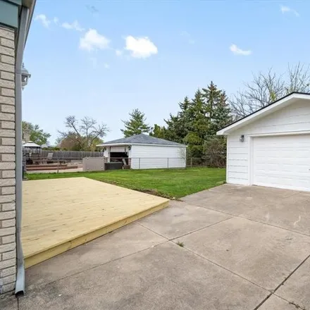 Image 3 - 40352 Kristen Drive, Sterling Heights, MI 48310, USA - House for sale